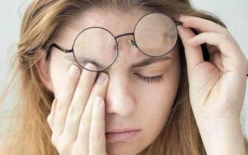 娱乐吃瓜酱做眼保健操,护眼又养生